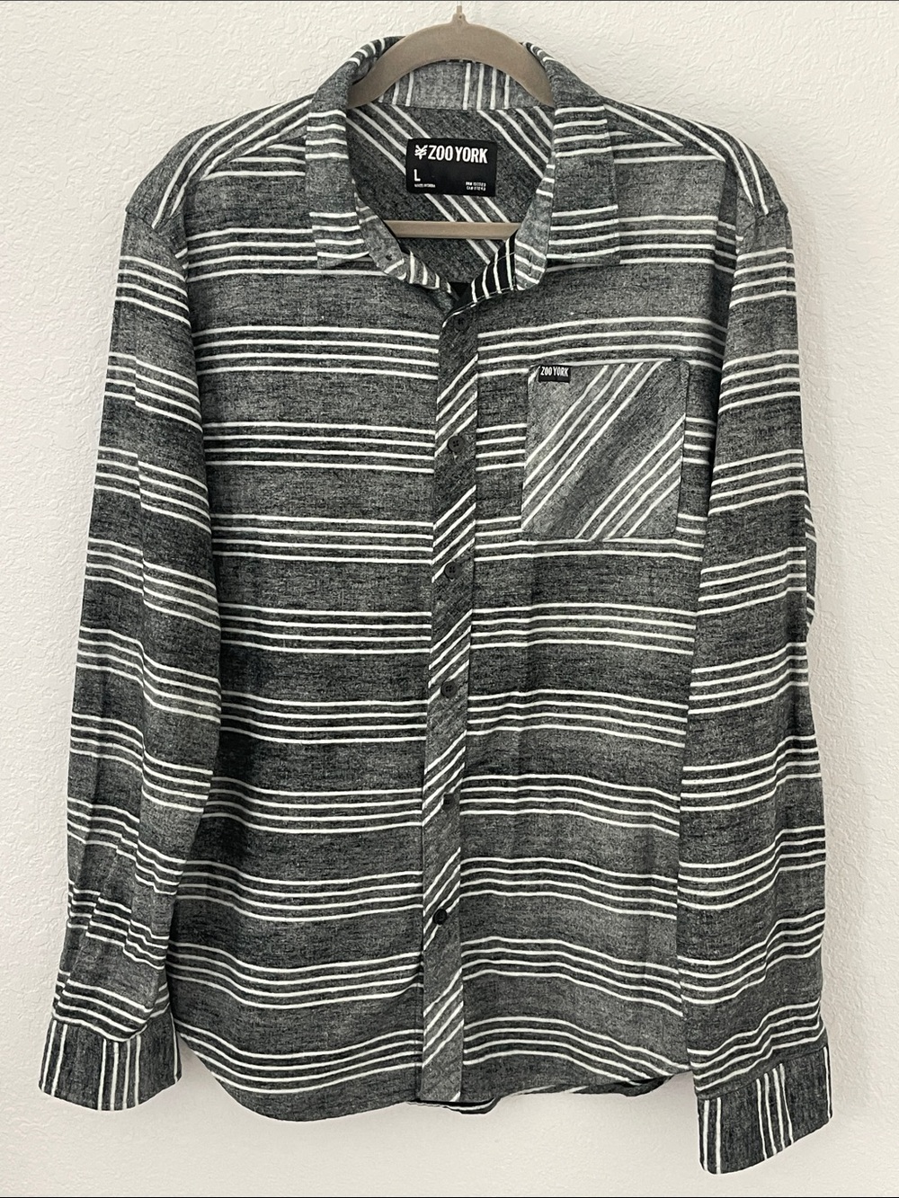 Zoo York Men’s Large Striped 100% Cotton Long Sleeve Button Up Shirt Gray